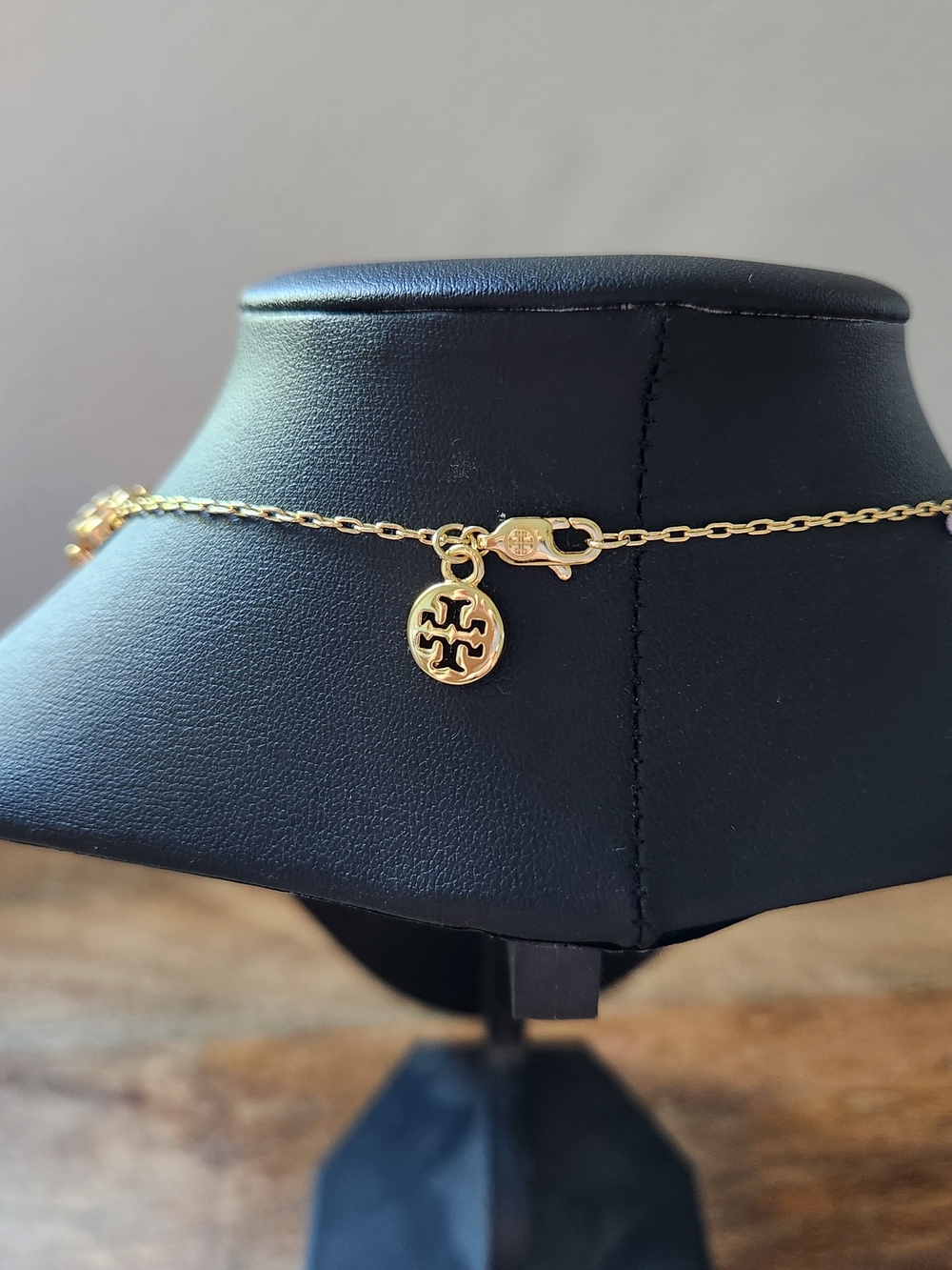NWT Tory Burch Gold-Tone Floral Link Necklace with Amber Accents - Picture 3 of 5